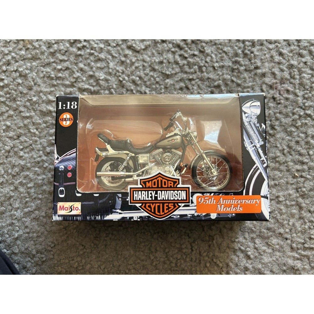 1998 Harley-Davidson Motorcycle Series 3 Maisto 1:18 95th Anniversary Models